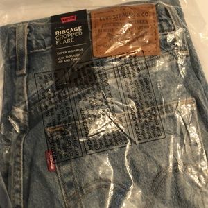 Levi’s Ribcage Cropped Flare Jeans